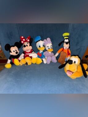 Disney Classic Mickey & Friends mini bean bag plush set
